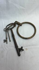 lot 64 image: Old Brass Skeleton Keys with Metal Ring Set