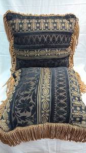 lot 98 image: 2 Decorative Throw Pillows with Gold Fringe Trim