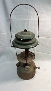 lot 100 image: Model 220H Kerosene Pressure Lantern