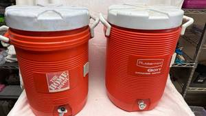 lot 105 image: 2 Rubbermaid Gott 5 Gallon Water Coolers with Spigots