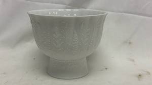 lot 131 image: Kaiser West Germany White Porcelain Footed Bowl with Embossed Floral Pattern