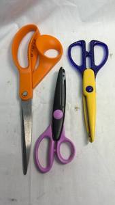 lot 153 image: Fiskars Scissors Set - 3 Assorted Cutting Tools
