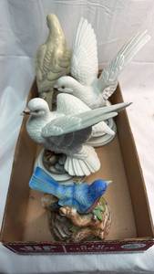 lot 170 image: Bird Figurine Collection