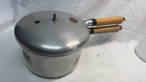 lot 184 image: National Presto Cooker Model Co. Aluminum 4 Qt Pressure Cooker