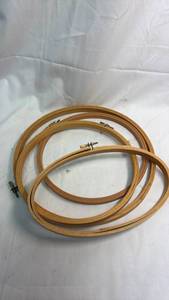 lot 217 image: Wooden Embroidery Hoops4-Piece Set Multiple Sizes