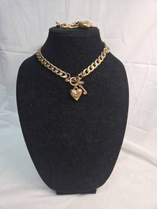 lot 248 image: Juicy Couture Gold Tone Chain Jewelry Set with Heart Charm