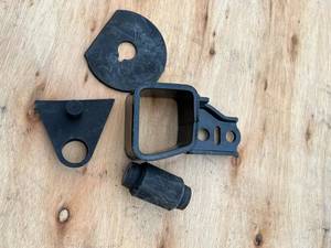 lot 231425 image: 1 Pc Rear Engine Mount for Select 03-01 V6-3.5L Vehicles