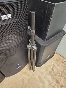 lot 20286 image: Extendable Tripod