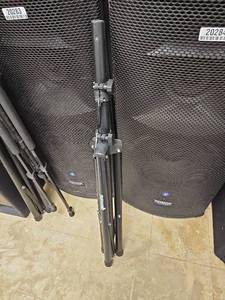 lot 20288 image: Gemini Adjustable Tripod