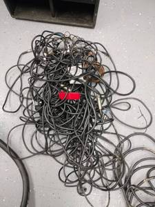 lot 20859 image: Miscellaneous Audio Equipment Wiring - Retail $0
