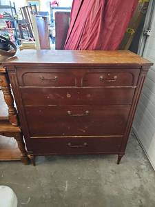 lot 57976 image: Vintage Chest of Drawers - 5 Drawers