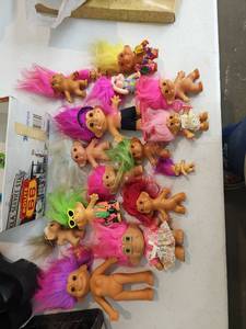 lot 58011 image: Vintage Troll Dolls