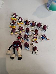 lot 58012 image: Vintage Rasinman Figures