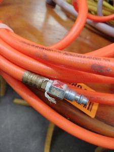 lot 58045 image: Husky orange air hose