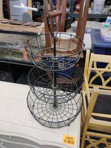 lot 58047 image: Three Tier Metal Wire Basket Stand with Handle