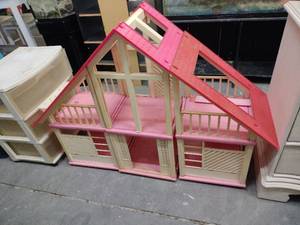 lot 58056 image: Mattel Barbie A-Frame Dream House