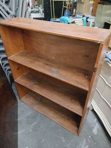 lot 58069 image: 4 Shelf Wooden Bookshelf
