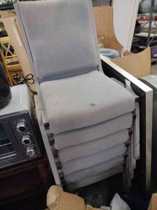 lot 58092 image: Set of 6 Stackable Metal and Fabric Chairs