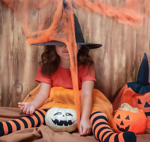 lot 3065 image: CCINEE 1200 sqft Halloween Spider Web Decor with 100pcs Plastic Fake Sipders, Super Stretch Cobwebs for DIY Weird Ideas Halloween Party Decorations for Indoor and Outdoor Porch Use - Retail $0