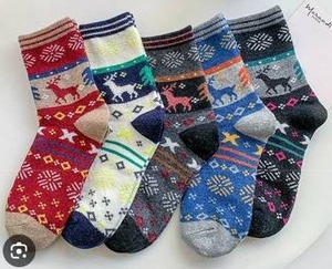 lot 11300 image: Smilooen 5 Pack Womens Socks