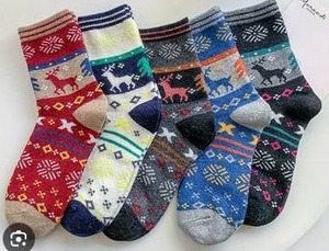lot 11474 image: 5 Pairs Womens Pattern Wool Socks