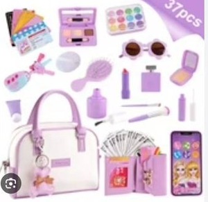 lot 11484 image: Kids Pretend Purse Set, Purple