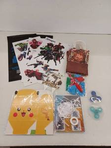lot 11530 image: Miscellaneous Party Supplies Lot
