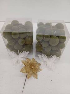 lot 11580 image: Christmas Decor Lot