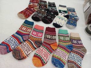 lot 11608 image: 10 pair Womens Winter Pattern Wool Socks