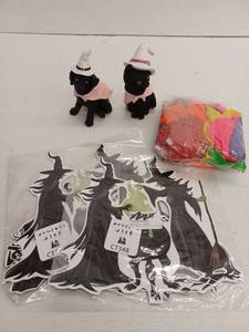 lot 11626 image: Miscellaneous Halloween Decor Lot