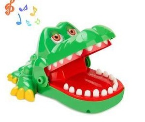 lot 11630 image: Starspuff Small Crocodile Teeth Toy