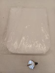 lot 11659 image: Swiss Madison Toilet Seat in Glossy White