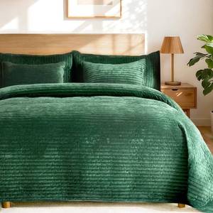 lot 1617 image: Luxury Velvet Quilt Set Queen Size 3 Pieces��Soft Cozy Oversized Striped Velvet Comforter Set with 2 Pillow Shams��Lightweight Coverlet Bedspread Bedding Set for All Seasons(Forest Green,90x96)