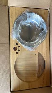 lot 19230 image: Bamboo Food and Water Board with Metal Bowl Set Raised Bowls for pets (Missing a Bowl)