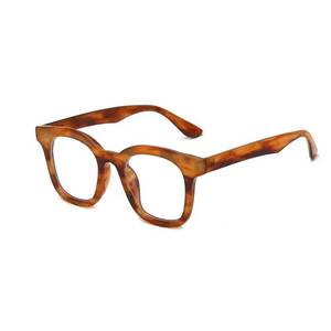 lot 12433 image: HUIHUIKK Nearsighted Retro Myopia Glasses Everyday Use Mens Womens Distance Glasses
