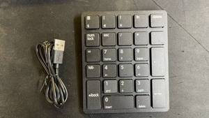 lot 16051 image: USB Wired Numeric Keypad with Cable number 1 key is broken off