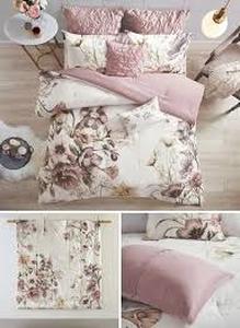 lot 19487 image: Floral Print Comforter Set Queen