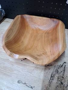 lot 4435 image: Wooden Bowl