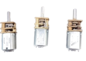 lot 6247 image: DC Gear Motors with Metal Gearbox - Set of 3
