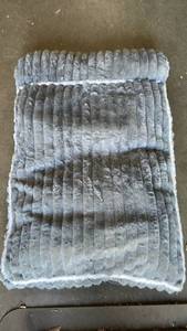 lot 19609 image: Memory Foam Dog Bed with Removable Cover