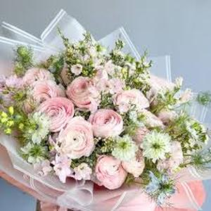 lot 6111 image: Pink and White Ranunculus Flower Bundle