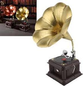 lot 3450 image: Vintage Phonograph Model, Erosion Resist Iron Retro Classical Gramophone Music Box, Gramophone Record Player Props, Gramaphone Turntable Ornament for Home Table Desk Decor (Bronze)
