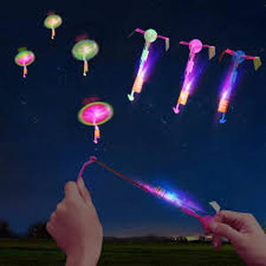 lot 6294 image: lpvoqpth 25 Sets LED Flying Set, 25 Slingshot25 Glow Helicopter-50 Pcs, Flying Toy Outdoor Toys Glow in The Dark Party Supplies Party Favors for Kids 8-12,4-8