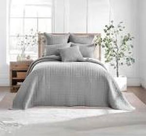 lot 9428 image: Gray Waffle Weave Cotton Bedding Set