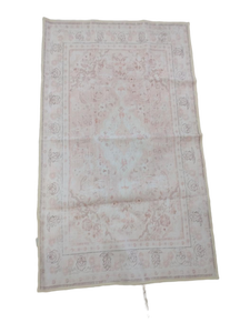 lot 5523 image: Traditional Persian Style Area Rug with Floral Pattern 60x36 in