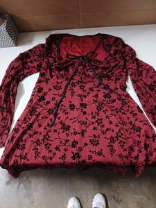 lot 58078 image: Red Floral Print Long Sleeve Top XXL - Retail $15