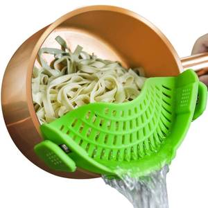 lot 61623 image: Clip On Strainer Silicone Pots and Pans, AUOON Pasta Strainer Clip on Food Strainer for Meat Vegetables Fruit Silicone Kitchen Colander, Green - Retail $10