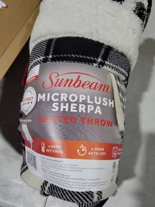 lot 9299 image: Sunbeam Microplush Sherpa Heated Throw Blanket