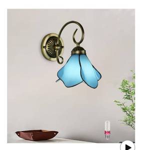lot 9413 image: Tiffany Style Wall Sconce, Flower Shaped Wall Light, Stained Glass Wall Lamp for Entrance, Bedroom, Hallway in Blue