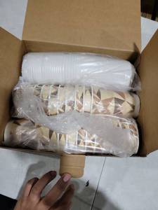 lot 9447 image: Disposable Coffee Cups with Lids